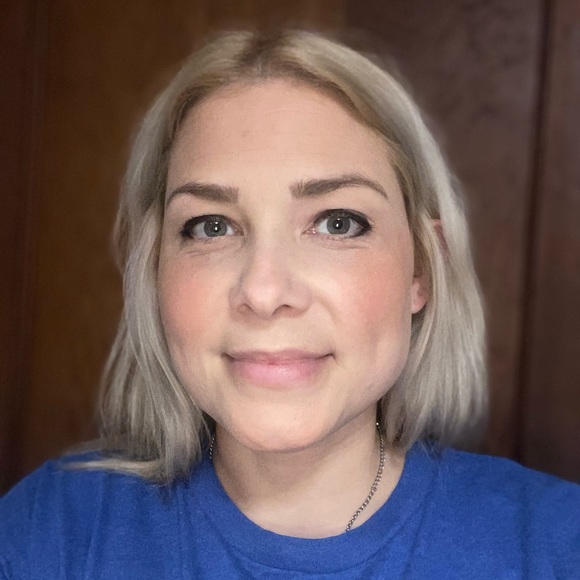 Meet your Posher, Amanda! - Picture 6 of 9